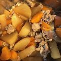 はむたはむた's cooksnap of when they made 大根とにんじん、豚こまの甘辛煮.