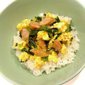悠LOVE航's cooksnap of when they made ソーセージと小松菜の玉子炒め丼.