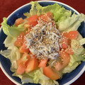 caruga's cooksnap of when they made 簡単♪しらすとレタスの塩ごまサラダ.