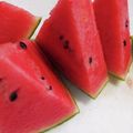 三七子's cooksnap of when they made スイカのおいしい切り方.