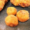 ∞らら∞'s cooksnap of when they made 余ったパン粉と卵でプチサーターアンダギー.