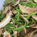 わんあみ's cooksnap of when they made ポン酢で爽やか★舞茸とピーマンの炒め物.