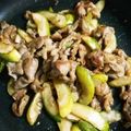 オデッタ's cooksnap of when they made きゅうり大量消費！焼肉ダレの炒め物.