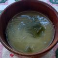 花時計咲いた's cooksnap of when they made «“丸ごとピーマン玉葱ワカメ味噌汁”».