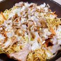 いっくんママ♥'s cooksnap of when they made チーズとろっ☆焼きそばピザ.