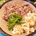 jyurinrin's cooksnap of when they made 鶏そぼろと卵と絹さやの3食丼.