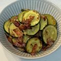 犬Gyami's cooksnap of when they made ズッキーニとベーコンのコンソメチーズ炒め.