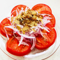あっこ姉's cooksnap of when they made 新玉ねぎとトマトのだしうまサラダ　　　　.