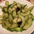 クックZ9RU1G☆'s cooksnap of when they made 育ちすぎたきゅうりで！やみつき塩昆布炒め.