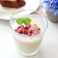 runa10's cooksnap of when they made ホットミルクにチョコがけドライ苺☆*｡.