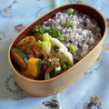 yesmama's cooksnap of when they made ゆかりと枝豆のおにぎり.