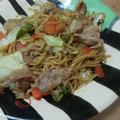 クックM1J9NI☆'s cooksnap of when they made ウスターソースで簡単やきそば.