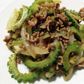 まぶたん's cooksnap of when they made 夏に簡単ゴーヤと挽き肉スパイシー炒め.