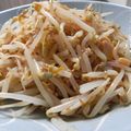 ばく89's cooksnap of when they made 食べるラー油で美味しいモヤシのナムル.