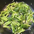 famichik's cooksnap of when they made 美味★カブの葉のアーリオ・オーリオ.