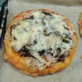 ゆうかりおん's cooksnap of when they made きのことベーコンのピザ.