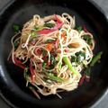 ひさかた's cooksnap of when they made スイスチャードのオイルパスタ.