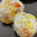 平井道子's cooksnap of when they made 鮭フレークと炒り卵のおにぎり♡.