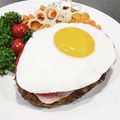 クックUR9L2V☆'s cooksnap of when they made ＊ベーコンエッグトマトハンバーグ＊.