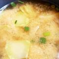 マラナタ's cooksnap of when they made ブロッコリーの茎とじゃが芋の味噌汁.