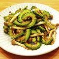かなりんココりん's cooksnap of when they made ゴーヤとしめじのごま油炒め☆.