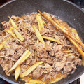 トンツ10's cooksnap of when they made 牛切り落としと牛蒡の甘辛炒め.