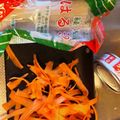 大阪のちゃーちゃん's cooksnap of when they made にんじんと春雨のツナ醤油炒め.
