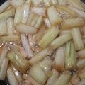 クックR3X8UB☆'s cooksnap of when they made 出汁がジュワっ♪紅ずいきの炒め煮＆下処理.