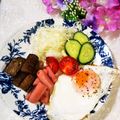 ♪としクック♪'s cooksnap of when they made 魚肉ソーセージとマルシン目玉焼き！.