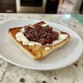Superlittleboo's cooksnap of when they made あんことクリチのトースト.