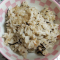 まゆみきママ's cooksnap of when they made 行楽に☆ひじきと梅干しの炊き込みご飯.