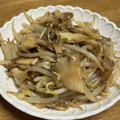 ブラック＊スワン's cooksnap of when they made ∮舞茸ともやしの✰オイスター✰彡炒め∮.