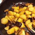クックGXOEP9☆'s cooksnap of when they made 茄子とじゃがいもの炒め.