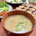 Superlittleboo's cooksnap of when they made 絶品！ズッキーニと油揚げの味噌汁.