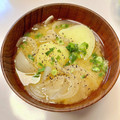 azbjbn's cooksnap of when they made ＊じゃがいもと玉ねぎの味噌汁＊.