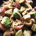 milsalud's cooksnap of when they made 絶品☆ウインナーとアボカドの醤油マヨ炒め.