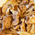 大阪のちゃーちゃん's cooksnap of when they made キノコでカサ増し！豚こまの生姜焼き.