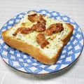＠迷子＠'s cooksnap of when they made 焼き鳥缶で★マヨキャベツ照り焼きトースト.