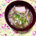 ふたごゆき's cooksnap of when they made 厚揚げときのこのみそ汁簡単ダイエットにも.