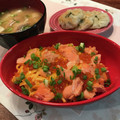 こつゆ514's cooksnap of when they made 乗せるだけ＊鮭とイクラの簡単寿司.