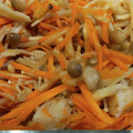 あゆたっくん's cooksnap of when they made えのきとしめじ、にんじんのレンジ蒸し.