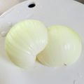 azbjbn's cooksnap of when they made 裏技！玉ねぎの皮剥き.