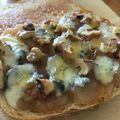 Remtan's cooksnap of when they made りんごブルーチーズ蜂蜜トースト.