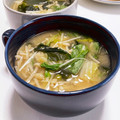 ありみりん♡'s cooksnap of when they made 白菜 えのき わかめの味噌汁^^.