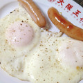 あるぱかひめ's cooksnap of when they made 目玉焼きとソーセージの同時焼き.
