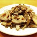 かなりんココりん's cooksnap of when they made 娘絶賛！レンコンと舞茸のバター醤油炒め.