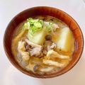 azbjbn's cooksnap of when they made 【 じゃがいもと玉ねぎのお味噌汁♪ 】.