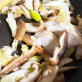 no1642's cooksnap of when they made しいらの照り焼きとキノコたっぷり炒め.