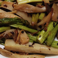 ヨシヨッシー's cooksnap of when they made エリンギとベーコンの和風バジルバター炒め.