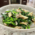 Superlittleboo's cooksnap of when they made ほうれん草と舞茸のバター炒め.